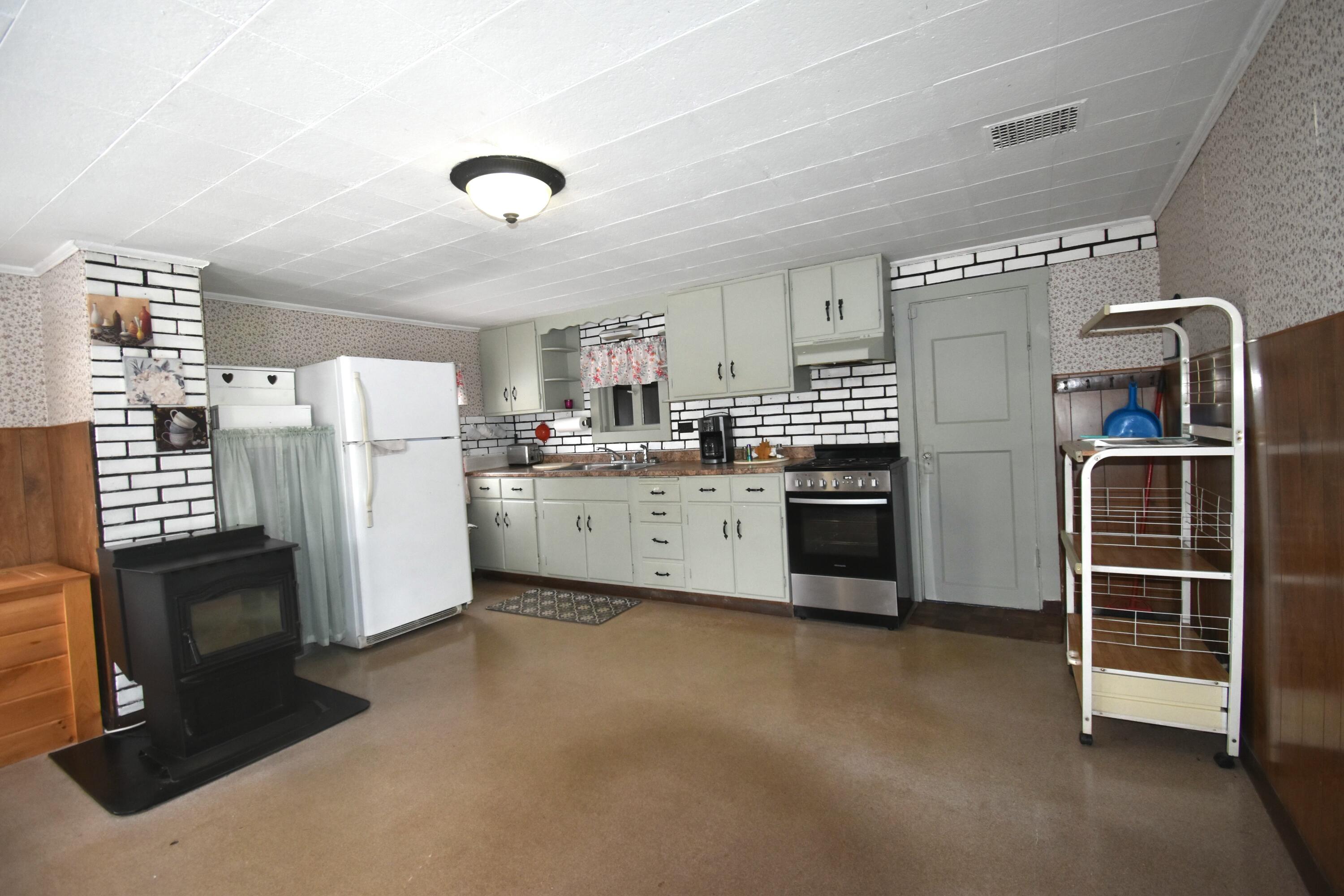 129 Palmer Road Newport, ME 04953 - Photo 6 of 16 kitchen