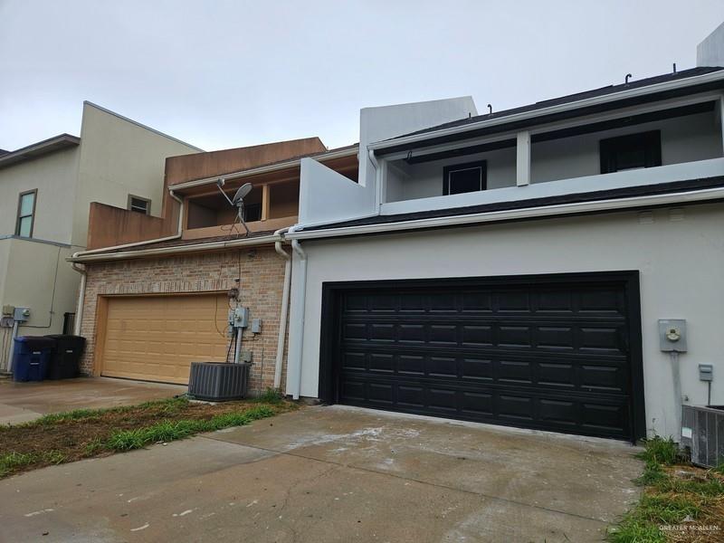 6720 North 4th Street McAllen, TX 78504 - Photo 19 of 25 a house that has a window in front of it