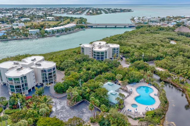 $995,000 | 7203 Gulf Of Mexico Boulevard, Unit 203, Marathon, FL 33050