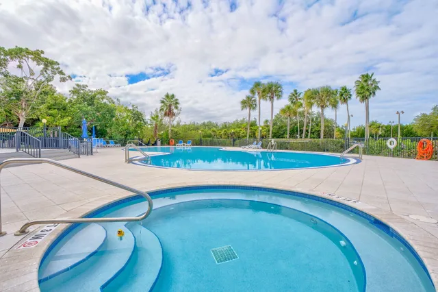 $995,000 | 7203 Gulf Of Mexico Boulevard, Unit 203, Marathon, FL 33050