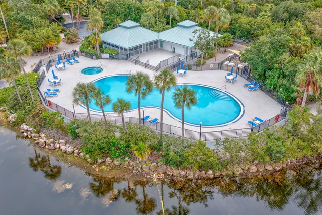 $995,000 | 7203 Gulf Of Mexico Boulevard, Unit 203, Marathon, FL 33050