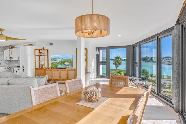 $995,000 | 7203 Gulf Of Mexico Boulevard, Unit 203, Marathon, FL 33050