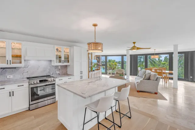 $995,000 | 7203 Gulf Of Mexico Boulevard, Unit 203, Marathon, FL 33050