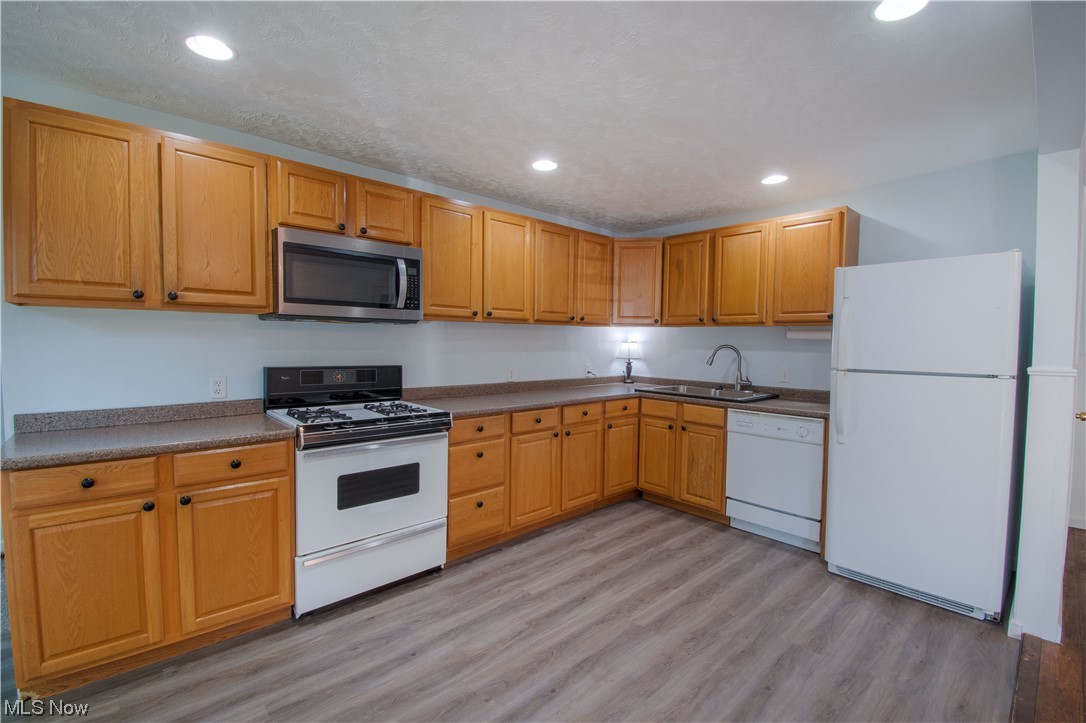 6399 Ridge Road Wadsworth, OH 44281 - Photo 13 of 32 Another view of the kitchen.