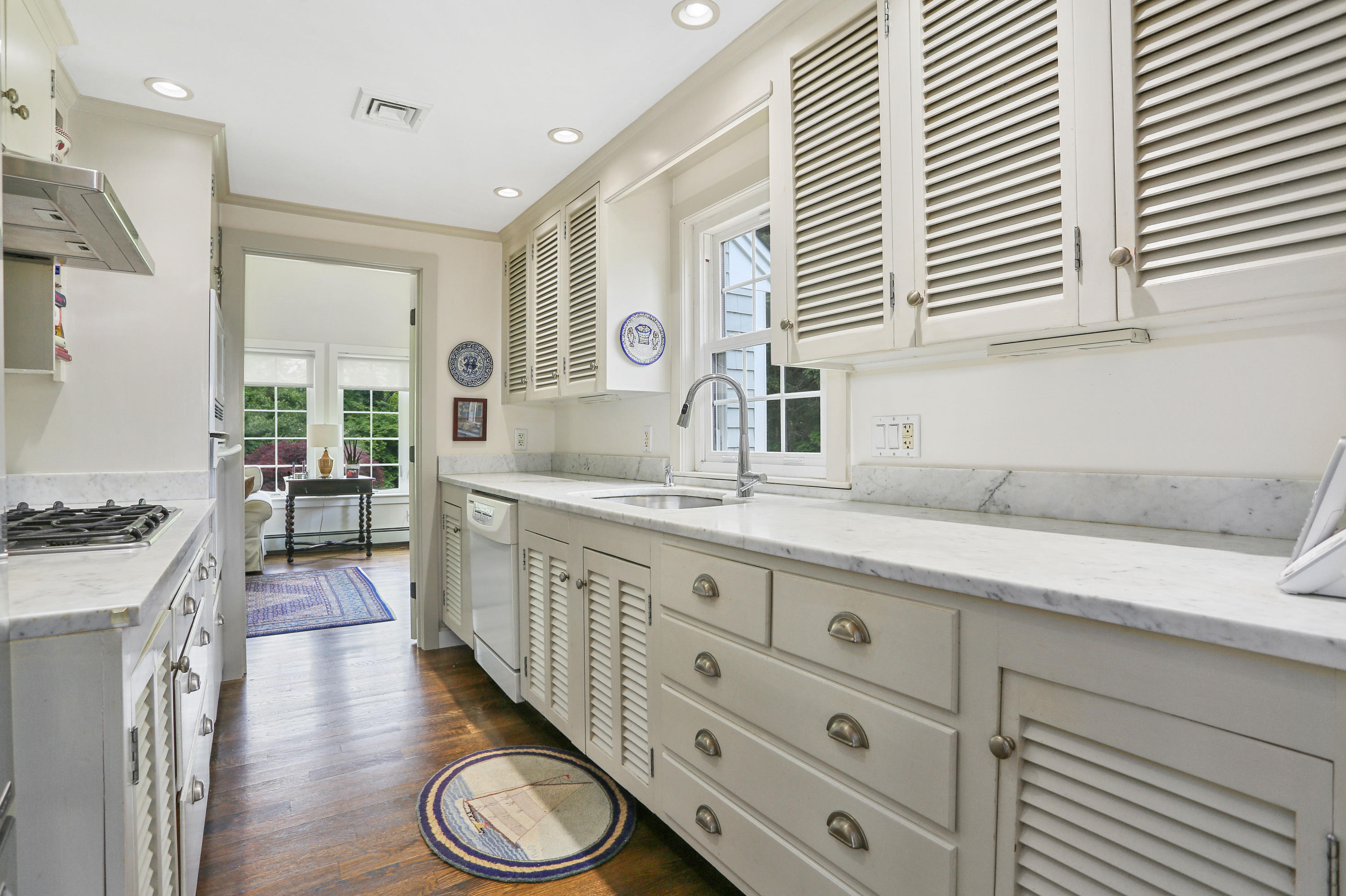 49 Indian Hill Road Barnstable, MA 02630 - Photo 9 of 33 49IndLR-14