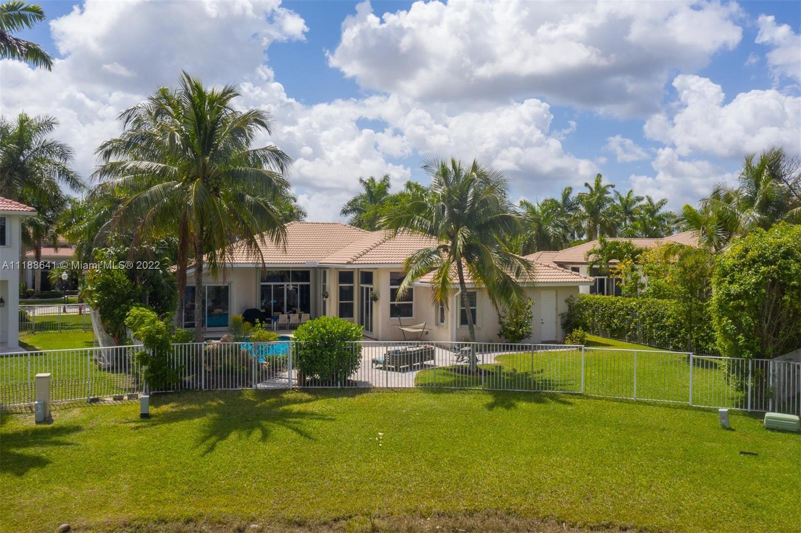 812 Regal Cove Road Weston, FL 33327 - Photo 14 of 64