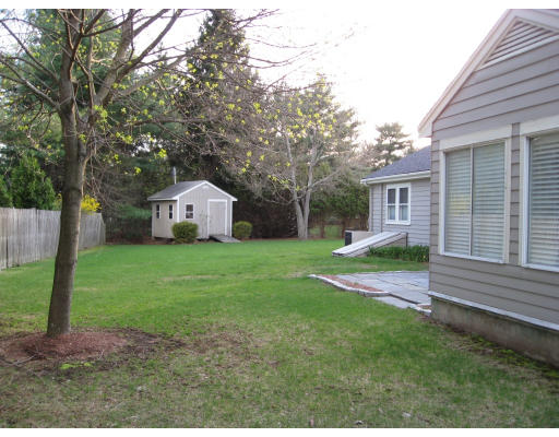 79 Gloucester Road Westwood, MA 02090 - Photo 6 of 17 Gallery Image 6