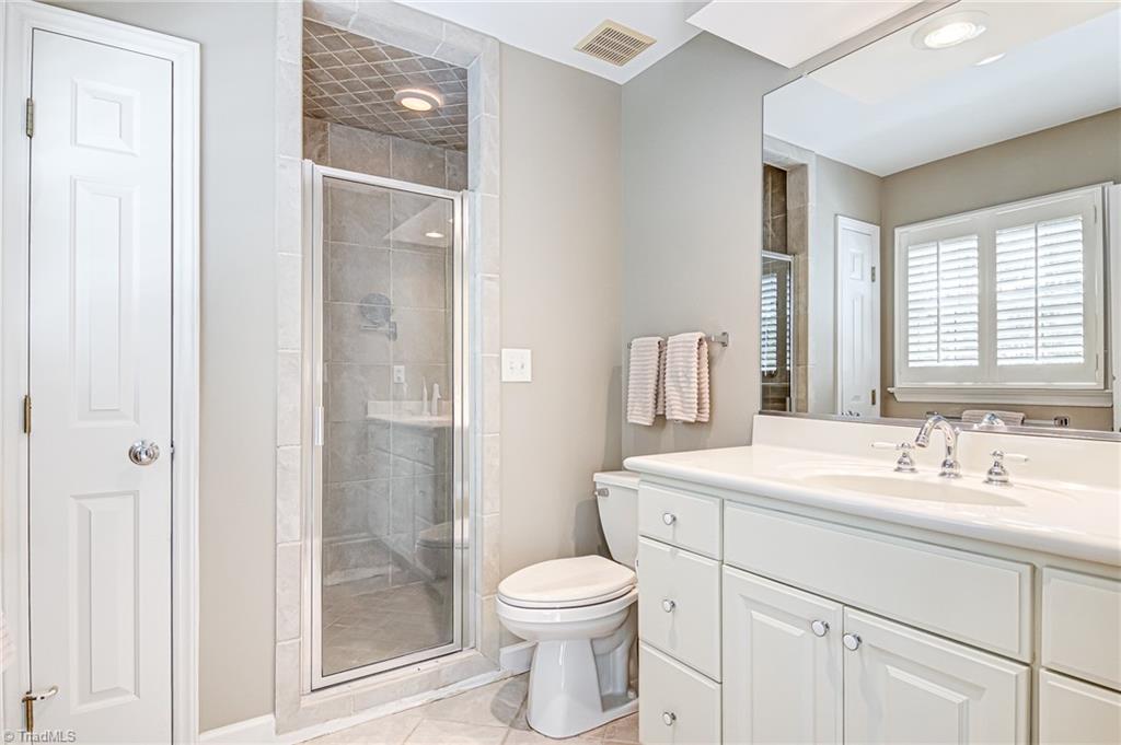 3530 Kirklees Road Winston-Salem, NC 27104 - Photo 21 of 42 Primary bath