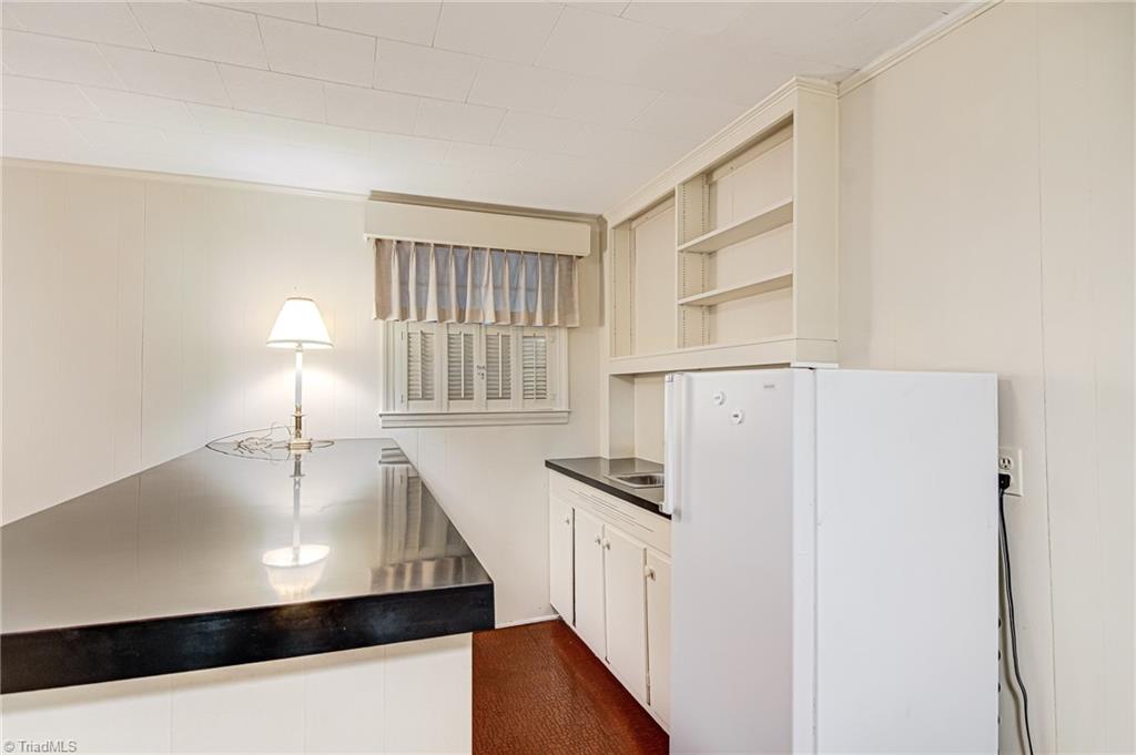 3530 Kirklees Road Winston-Salem, NC 27104 - Photo 31 of 42 Basement kitchentte