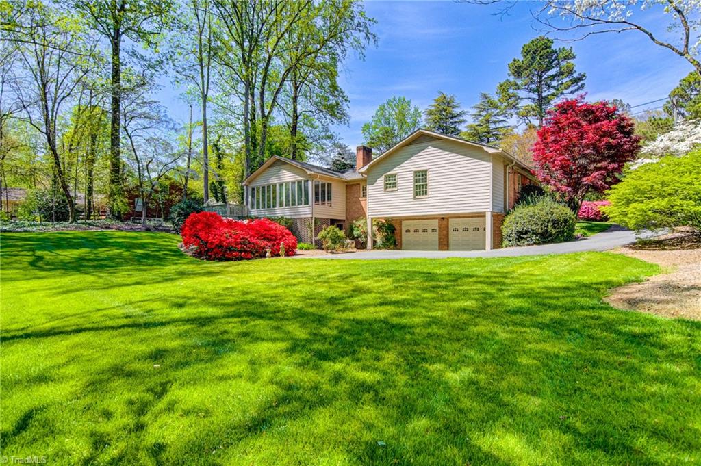 3530 Kirklees Road Winston-Salem, NC 27104 - Photo 36 of 42 Large back yard