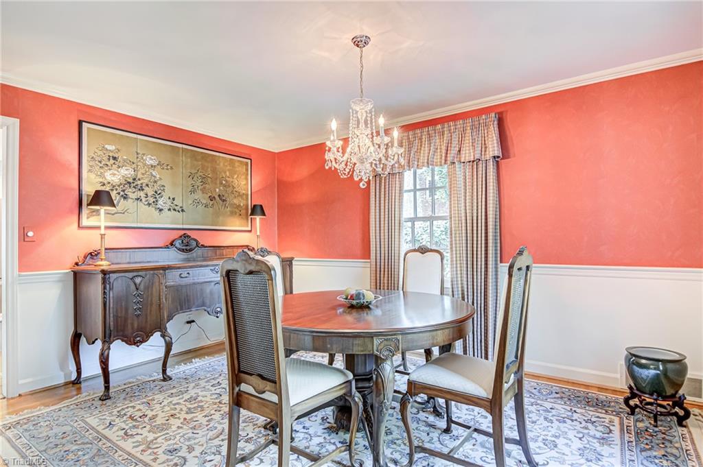 3530 Kirklees Road Winston-Salem, NC 27104 - Photo 4 of 42 Dining room