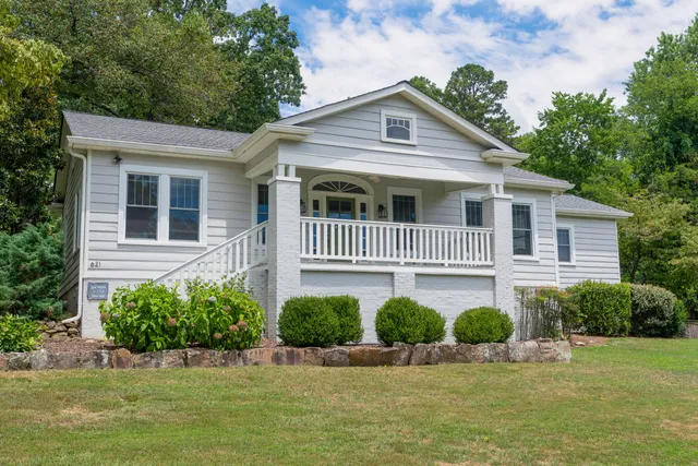 $738,000 | 621 Mississippi Avenue, Signal Mountain, TN 37377