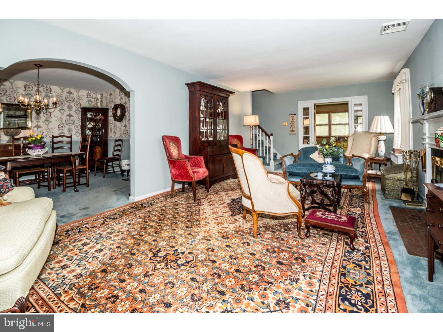 206 Twining Road Oreland, PA 19075 - Photo 4 of 12 Living Room