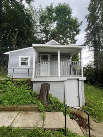 $650 | 612 Dippold Avenue, Baden, PA 15005