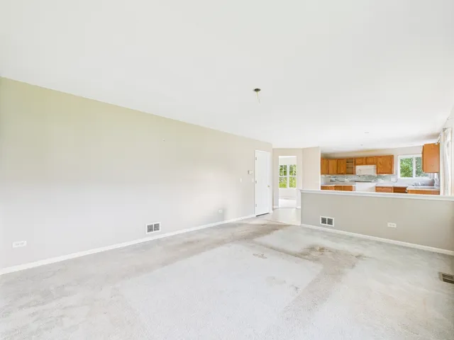 $345,000 | 21460 Prestwick Drive, Crest Hill, IL 60403