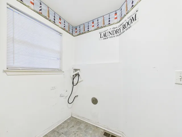 $345,000 | 21460 Prestwick Drive, Crest Hill, IL 60403