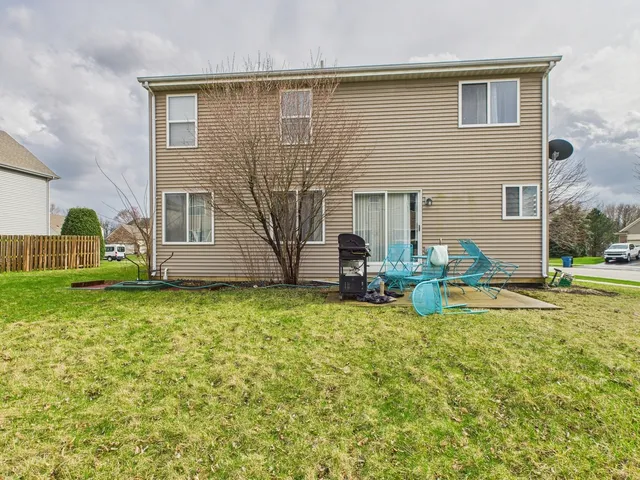 $345,000 | 21460 Prestwick Drive, Crest Hill, IL 60403