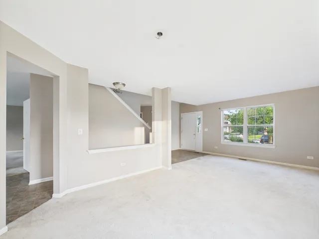 $345,000 | 21460 Prestwick Drive, Crest Hill, IL 60403