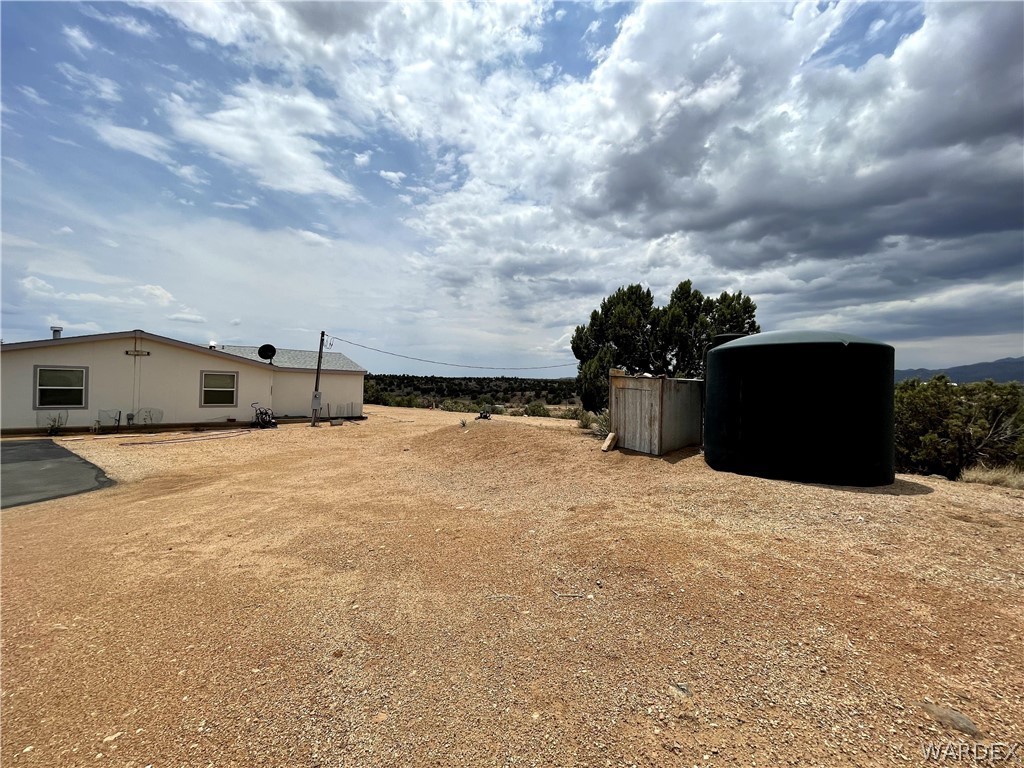 10551 East Blake Ranch Road Kingman, AZ 86401 - Photo 34 of 50 a view of a terrace