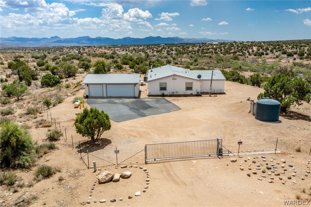 10551 East Blake Ranch Road Kingman, AZ 86401 - Photo 42 of 50 a view of a terrace