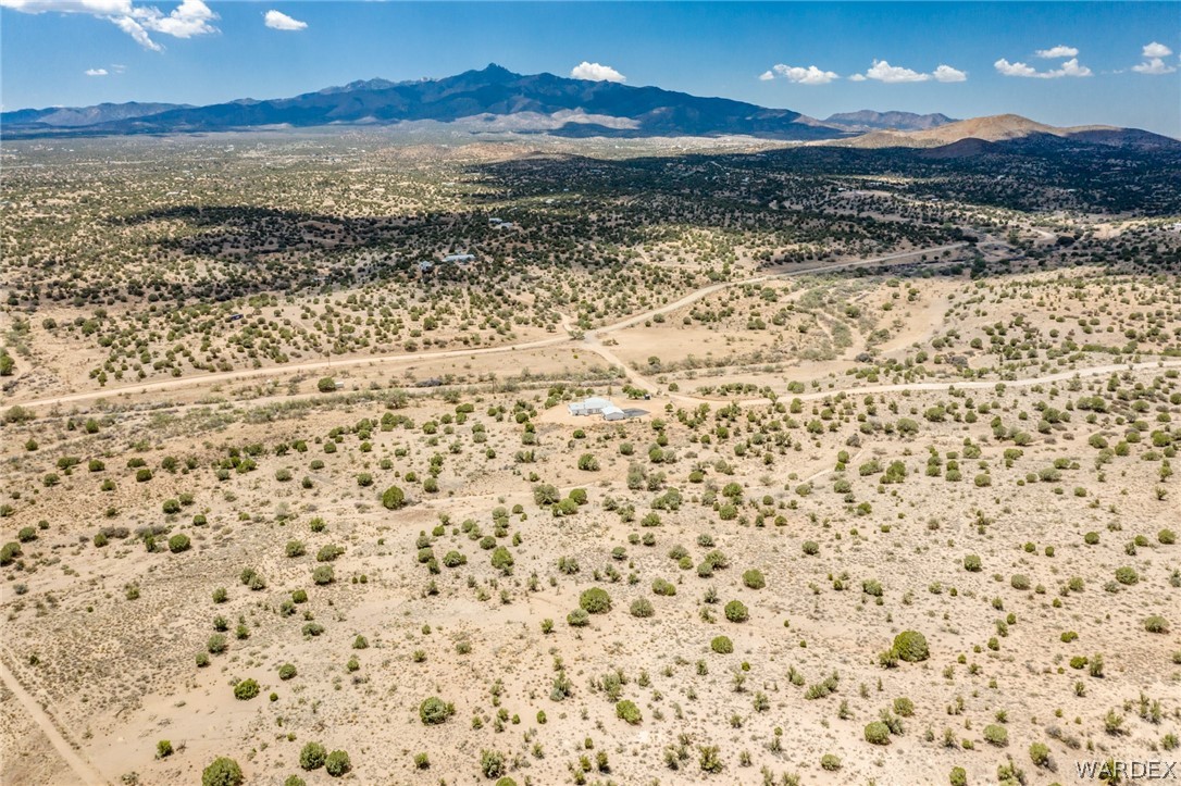 10551 East Blake Ranch Road Kingman, AZ 86401 - Photo 48 of 50 a view of a sky from a yard