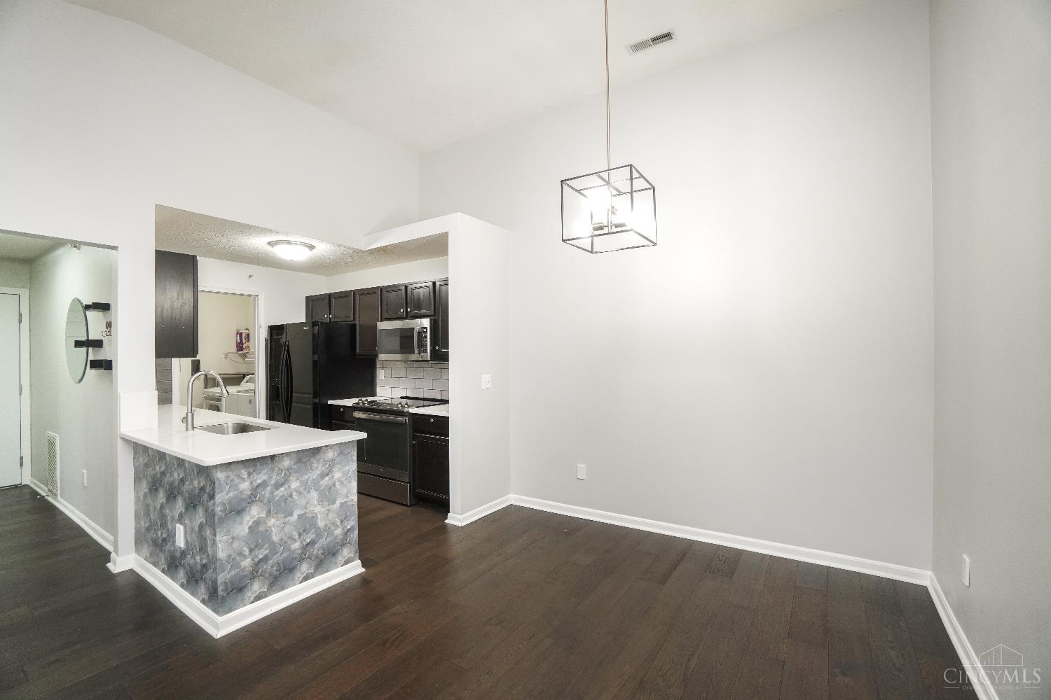 3408 North Bend Road, Unit 11 Cincinnati, OH 45247 - Photo 17 of 38 Gallery Image 17