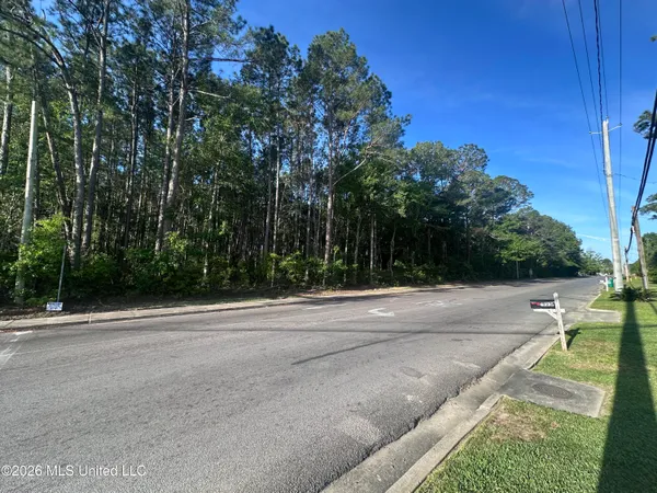 $100,000 | Martin Luther King Boulevard, Moss Point, MS 39563