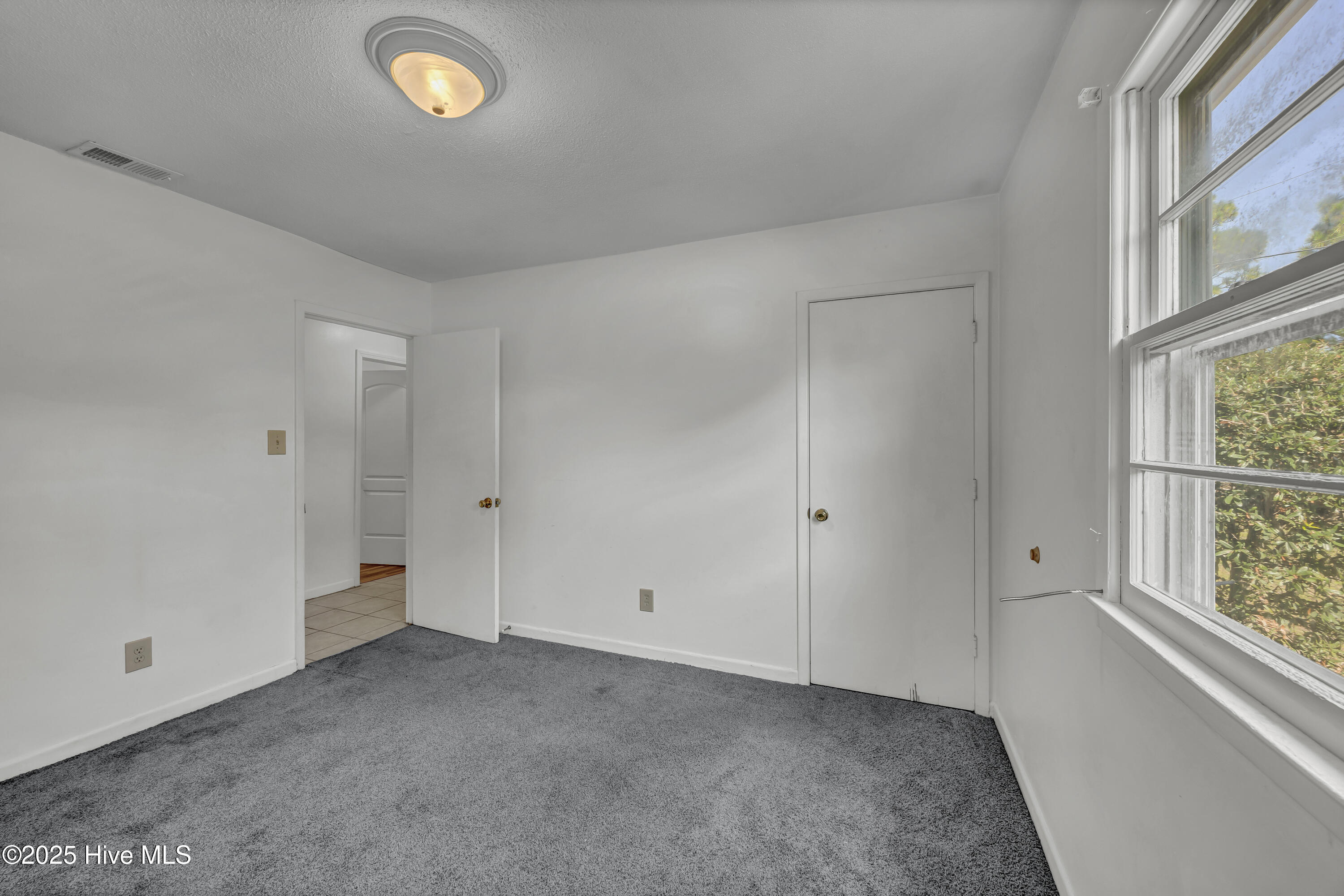 209 Lancaster Road Wilmington, NC 28409 - Photo 12 of 21 011_img_3403_697