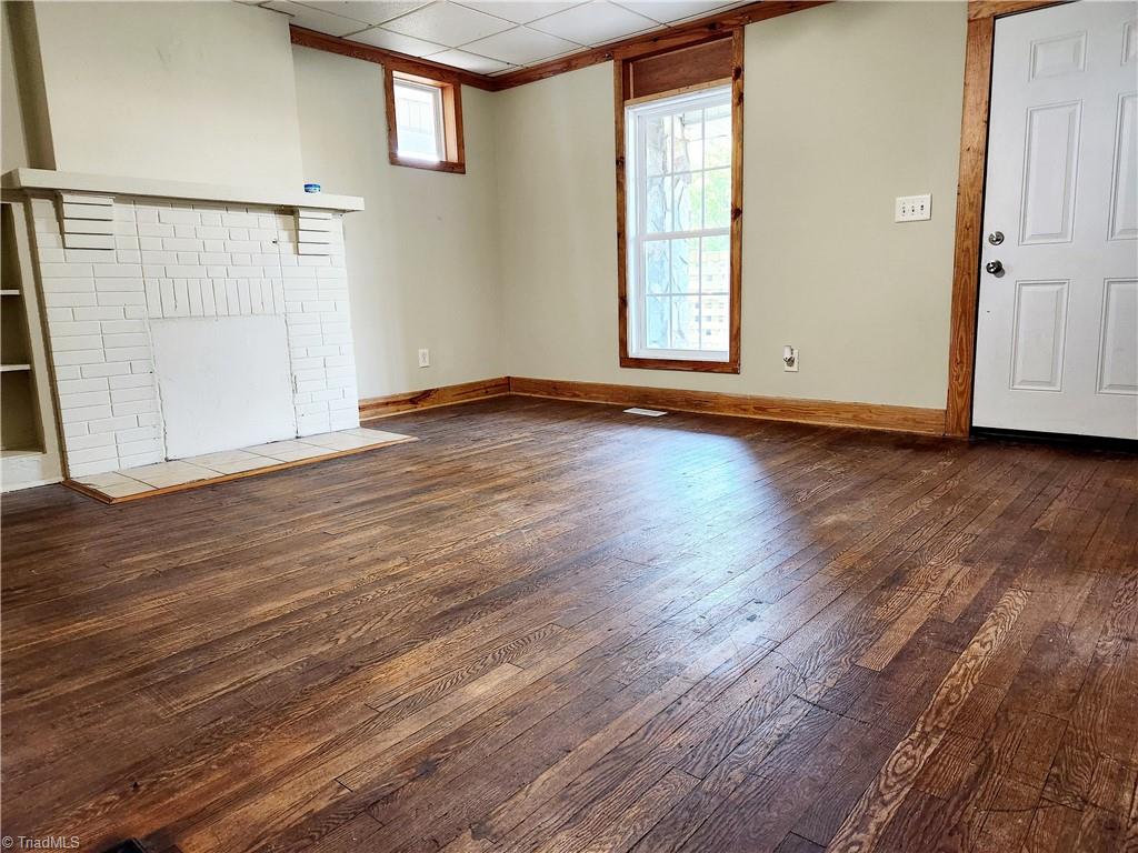 5215 Old Rural Hall Road Winston-Salem, NC 27105 - Photo 8 of 21 Livingroom