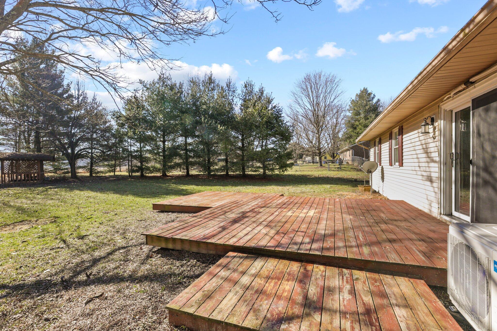 9515 Loop Road Millersport, OH 43046 - Photo 27 of 39 Large deck