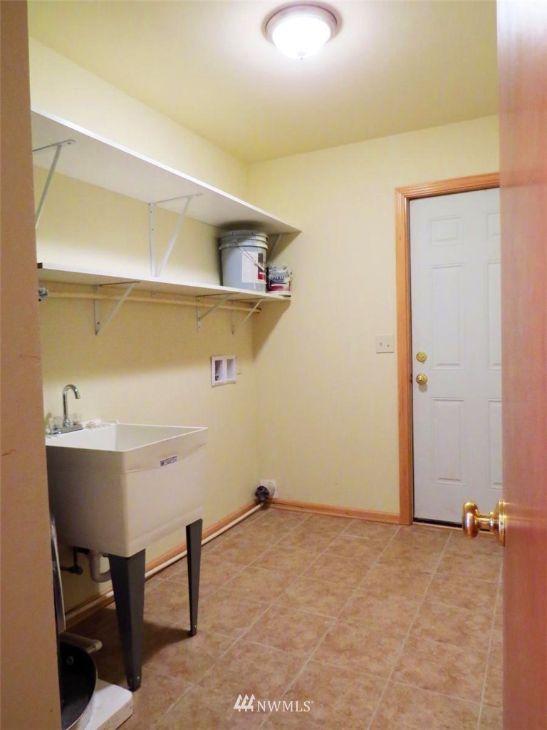 196 Shore Road Port Angeles, WA 98362 - Photo 7 of 10 Gallery Image 7