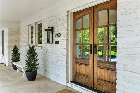 $1,150,000 | 2910 West 66th Terrace, Mission Hills, KS 66208