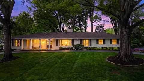 $1,150,000 | 2910 West 66th Terrace, Mission Hills, KS 66208