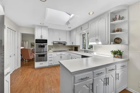 $1,150,000 | 2910 West 66th Terrace, Mission Hills, KS 66208