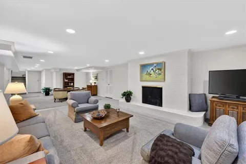 $1,150,000 | 2910 West 66th Terrace, Mission Hills, KS 66208