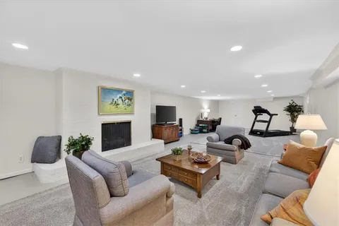 $1,150,000 | 2910 West 66th Terrace, Mission Hills, KS 66208