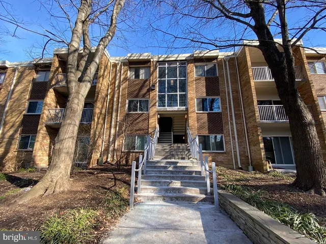 $2,600 | 8002 Le Havre Place, Unit 14, Falls Church, VA 22042