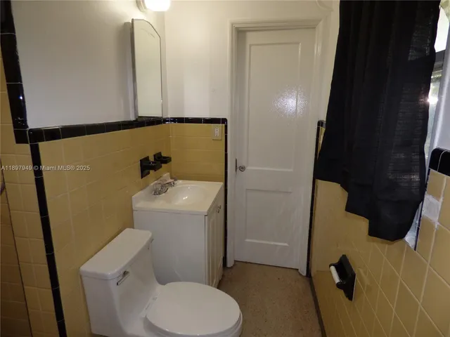 $1,375 | 522 North 19th Avenue, Unit 1, Hollywood, FL 33020