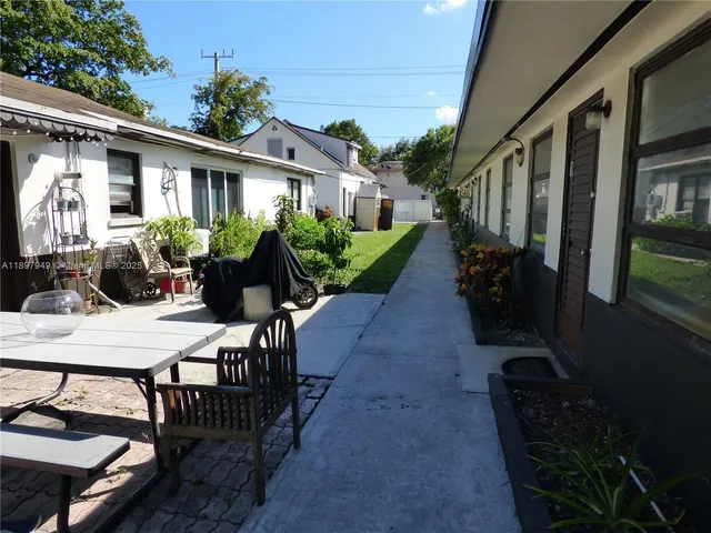 $1,375 | 522 North 19th Avenue, Unit 1, Hollywood, FL 33020