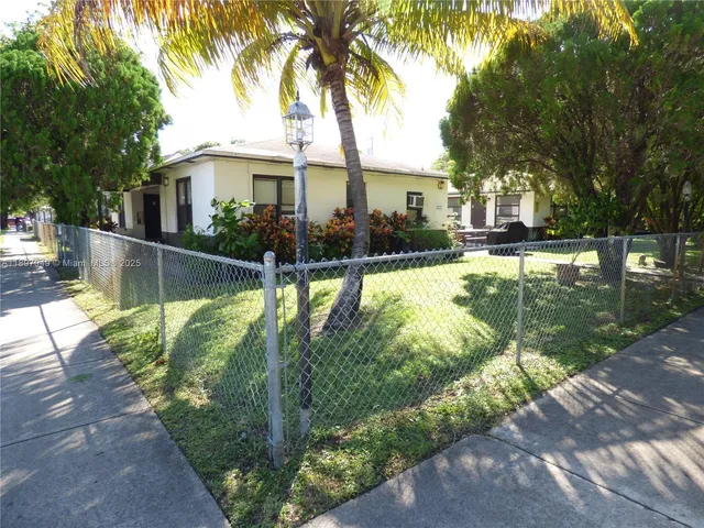 $1,375 | 522 North 19th Avenue, Unit 1, Hollywood, FL 33020