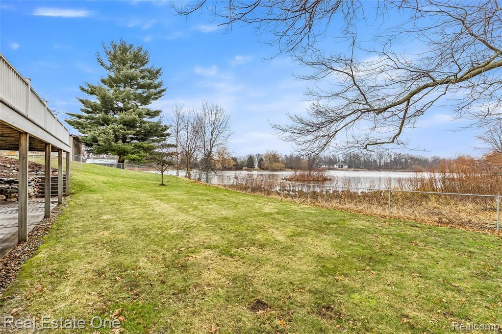 8279 Ridge Road Goodrich, MI 48438 - Photo 9 of 56