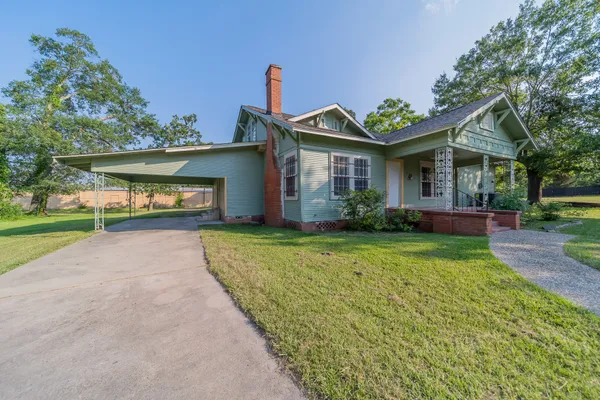 $1,100,000 | 309 East Phillips Street, Conroe, TX 77301