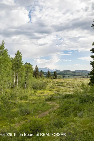 $10,700,000 | 400 Red Tail Butte Road, Jackson, WY 83001