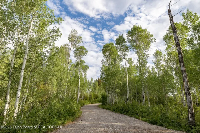 $10,700,000 | 400 Red Tail Butte Road, Jackson, WY 83001