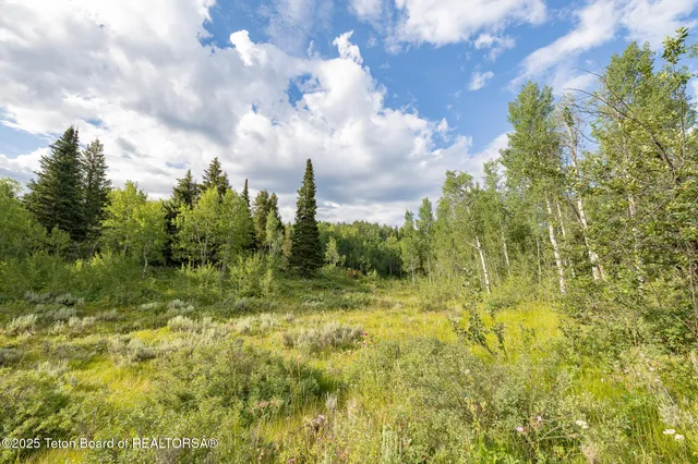 $10,700,000 | 400 Red Tail Butte Road, Jackson, WY 83001