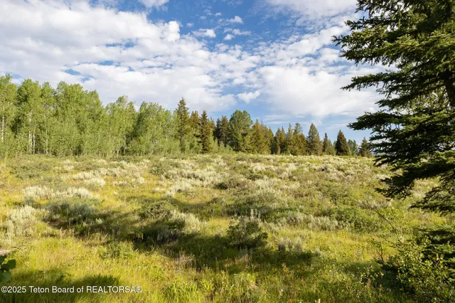 $10,700,000 | 400 Red Tail Butte Road, Jackson, WY 83001
