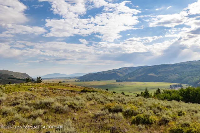 $10,700,000 | 400 Red Tail Butte Road, Jackson, WY 83001