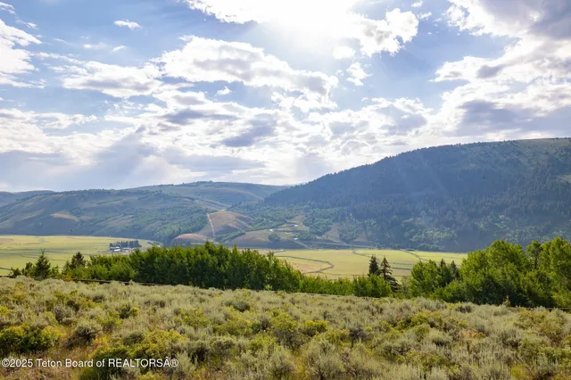 $10,700,000 | 400 Red Tail Butte Road, Jackson, WY 83001
