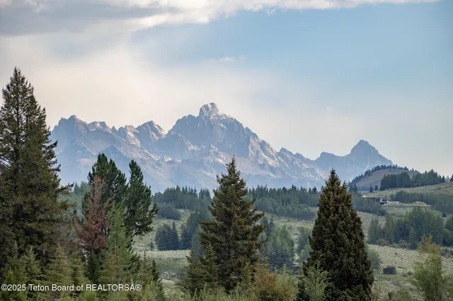 $10,700,000 | 400 Red Tail Butte Road, Jackson, WY 83001