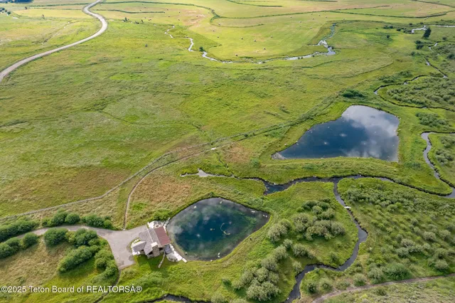 $10,700,000 | 400 Red Tail Butte Road, Jackson, WY 83001
